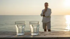 Om man kan dricka salt mineralvatten, varför kan man då inte dricka havsvatten?